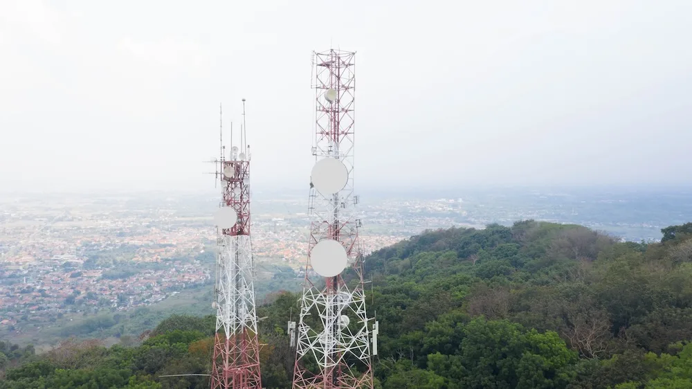 Kami membangun menara, bukan hanya hubungan.